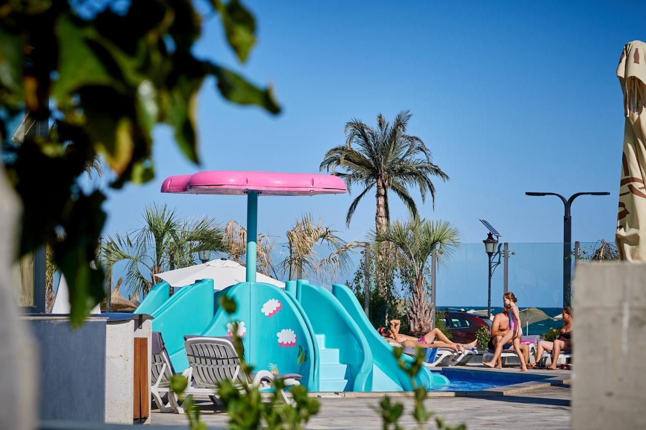 Beachfront 1Br Apartment- Spa N Pools مامايا المظهر الخارجي الصورة