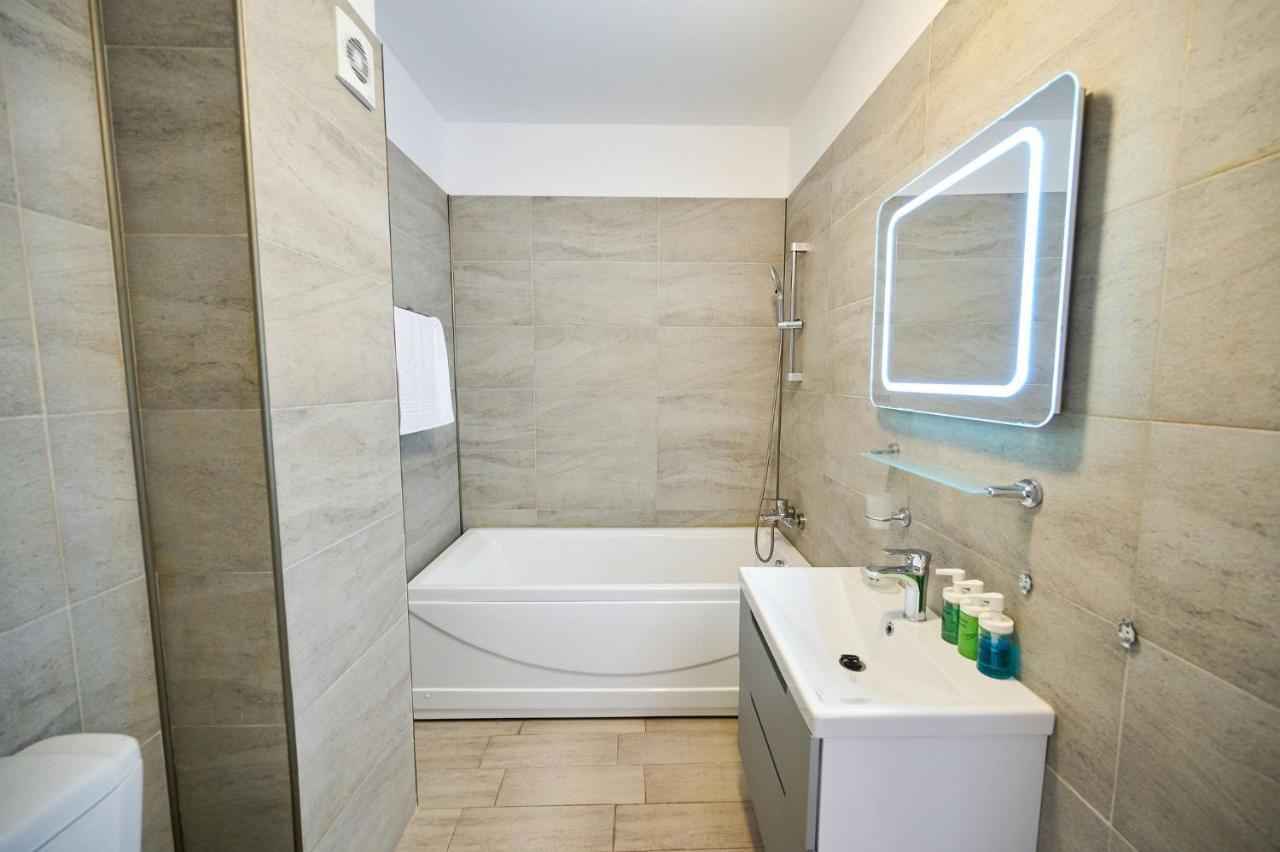 Beachfront 1Br Apartment- Spa N Pools مامايا المظهر الخارجي الصورة