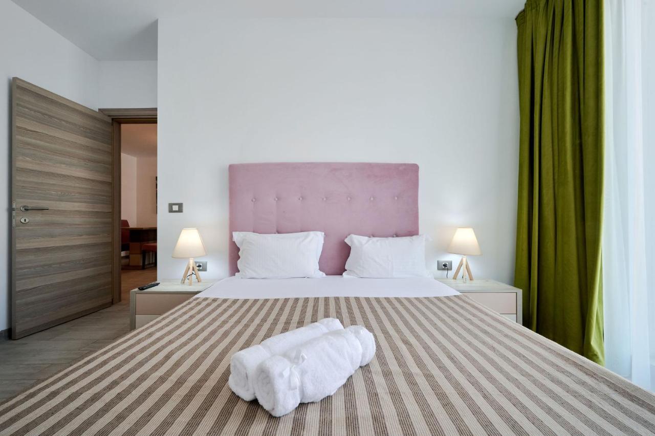 Beachfront 1Br Apartment- Spa N Pools مامايا المظهر الخارجي الصورة